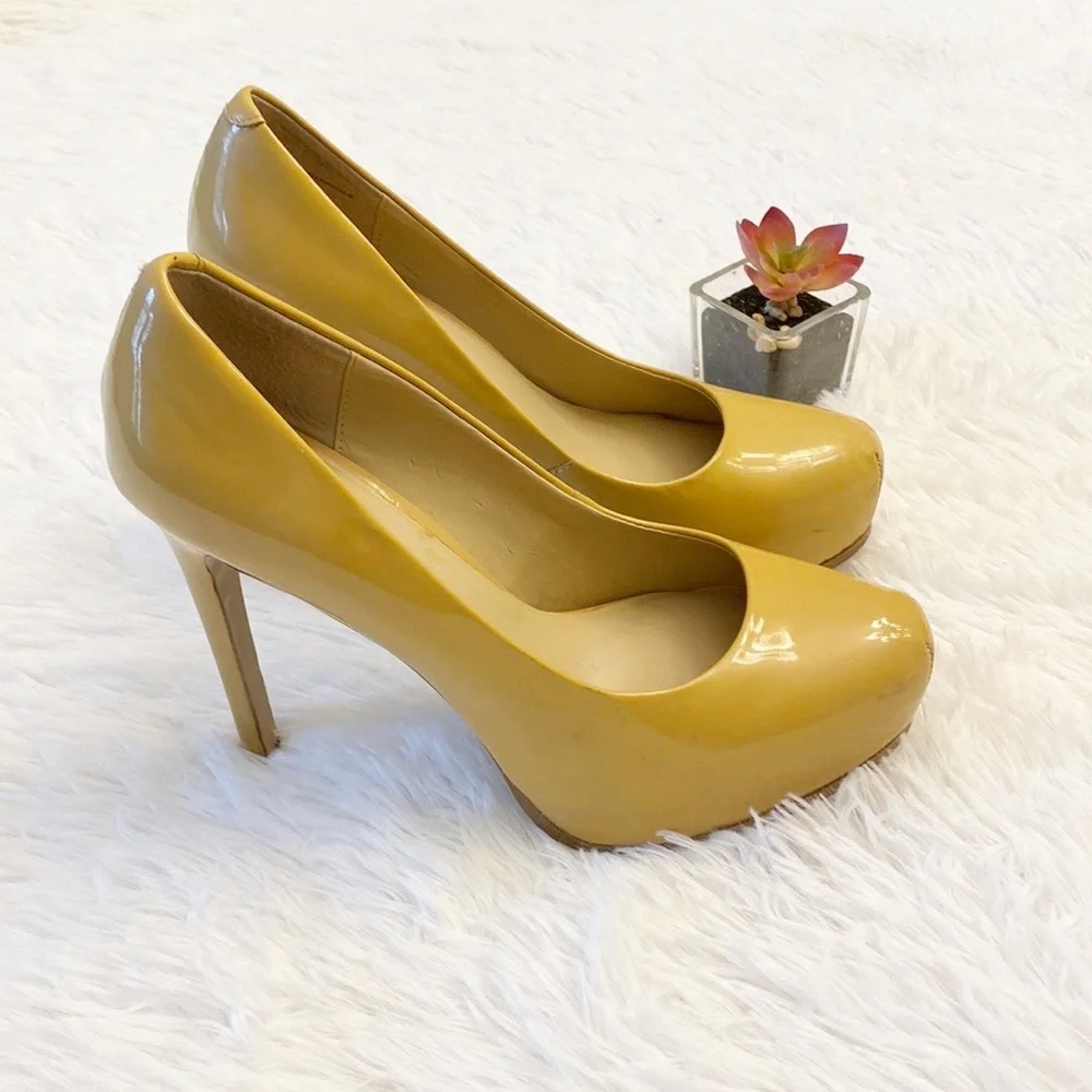 ANTHROPOLOGIE | Kelsi Dagger Tan Patent Leather Platform Heels women size 8